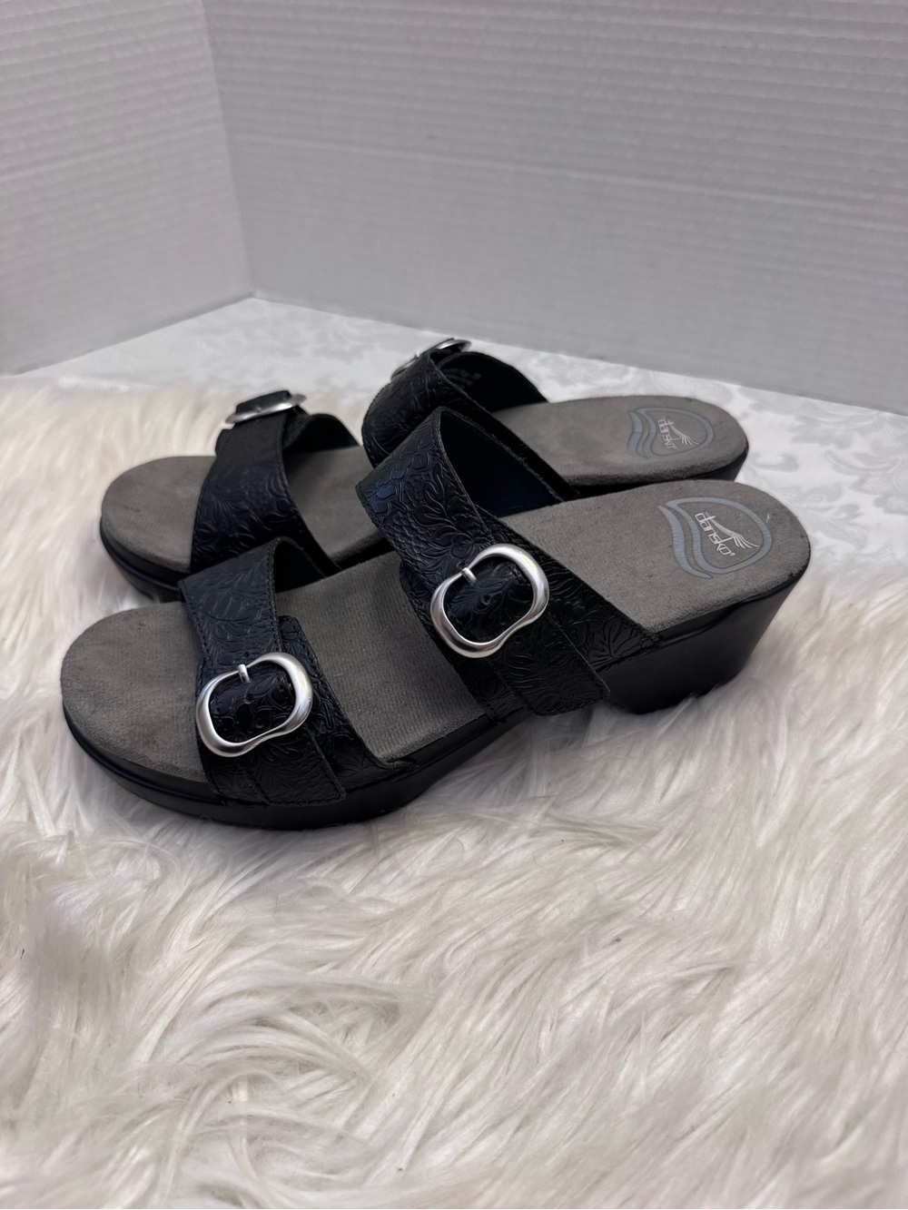 Dansko Sophie Embossed Black Learher Slide Sandals  Comfort Shoe Size 39 8.5-9 - Picture 3 of 13